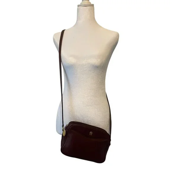 Authentic Vintage Etienne Aigner Burgundy Leather Crossbody Bag - Picture 4 of 9